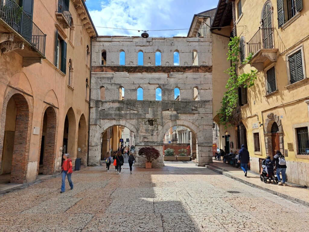Porta Borsari