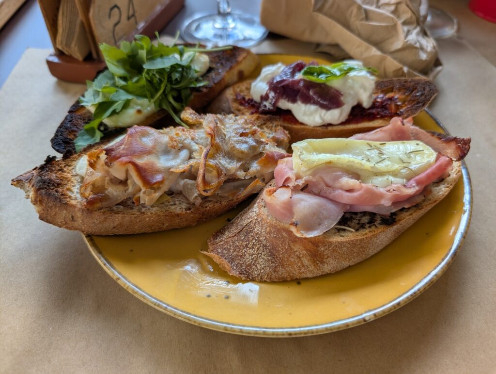 Talerz z bruschettami Talerz z bruschettami