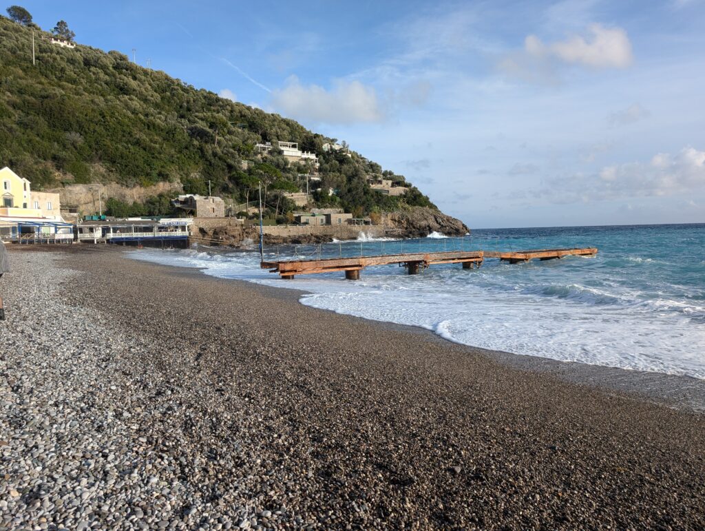 Plaża w Marina del Cantone