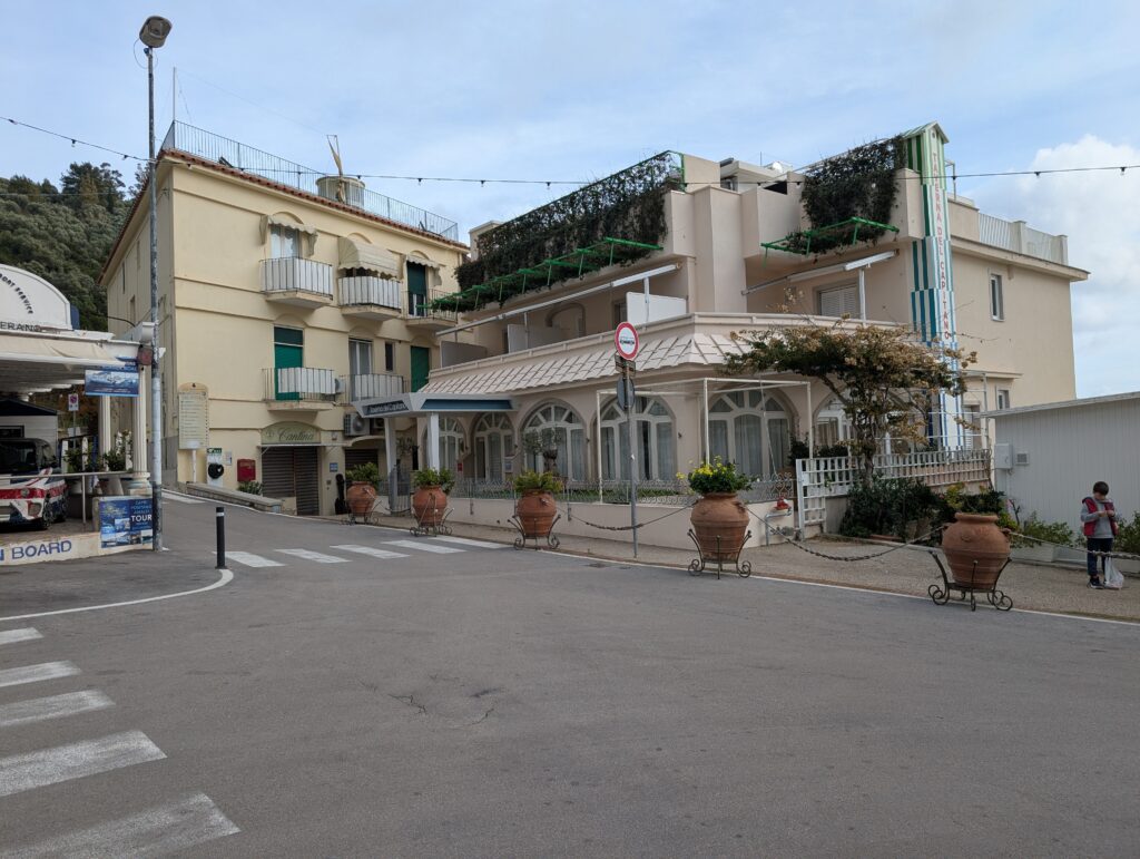 Marina del Cantone