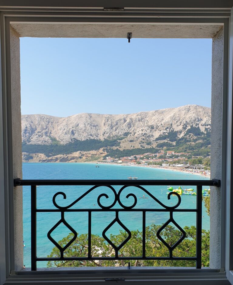 Baška na wyspie Krk. Więcej niż tylko kamieniste plaże.