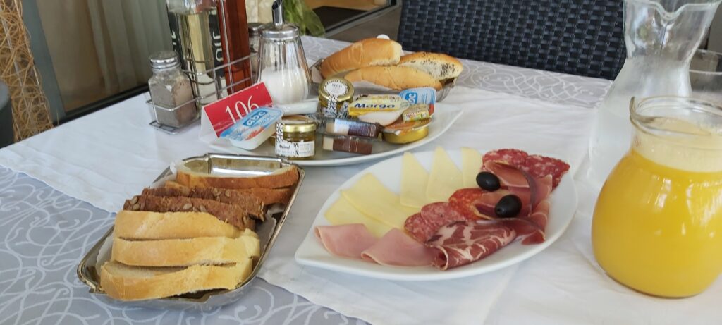 Śniadanie w Hotelu Milenij Makarska