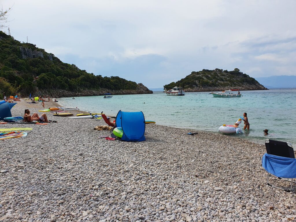 Wysepka naprzeciwko plaży Divna